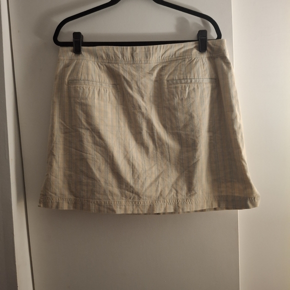 Golf America Classic Beige Striped Women's Skort - Picture 2 of 9